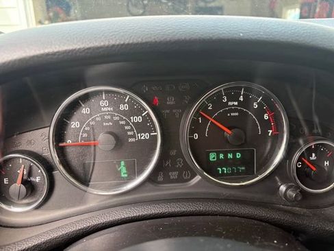 Used 2016 Jeep Wrangler Unlimited Sahara w/ Dual Top Group image 4