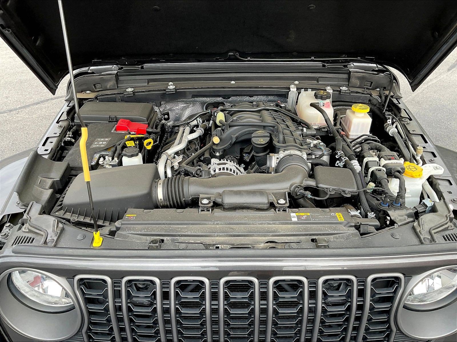 Used 2025 Jeep Gladiator Sport AWD/4WD image 30