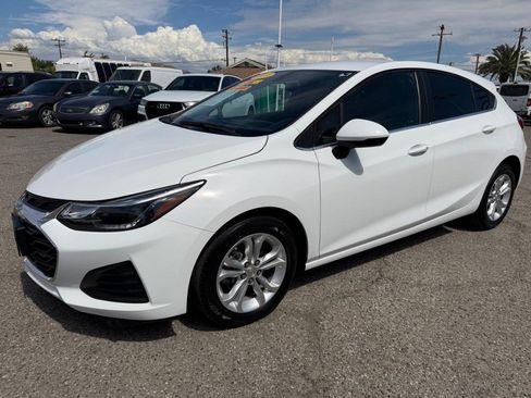 Used 2019 Chevrolet Cruze LT w/ Convenience Package FWD image 10