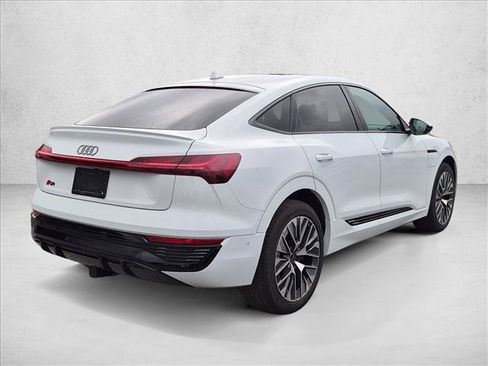 Used 2024 Audi Q8 e-tron Premium Plus w/ Premium Plus Package AWD/4WD image 4