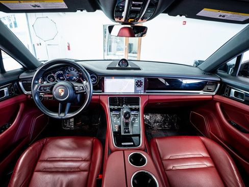 Used 2021 Porsche Panamera 4 image 58