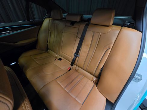 Used 2023 BMW 530i xDrive image 31