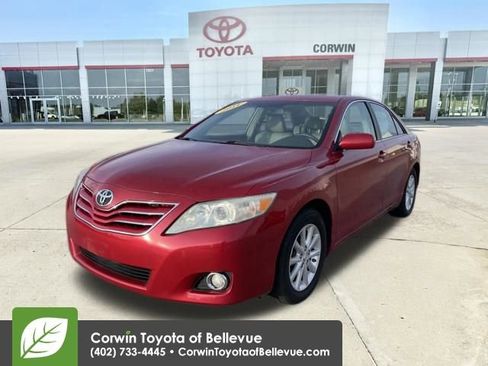 Used 2011 Toyota Camry XLE w/ SE/XLE Extra-Value Pkg image 7