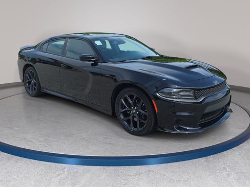 Used 2020 Dodge Charger R/T w/ Plus Group RWD image 3