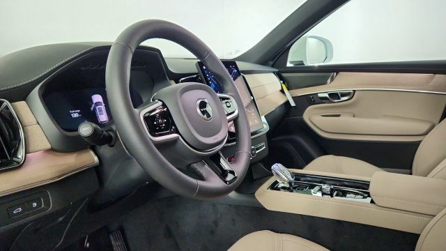 New 2026 Volvo XC90 T8 Plus w/ Protection Package Premier AWD/4WD image 12