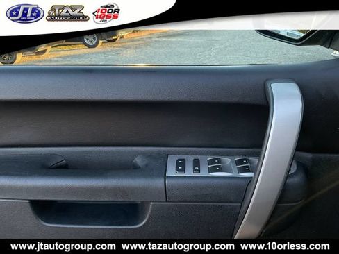 Used 2011 GMC Sierra 2500 SLE w/ SLE Preferred Package AWD/4WD image 10