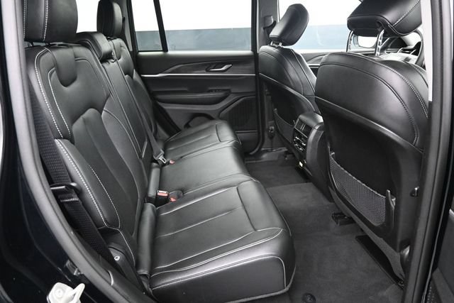 Used 2023 Jeep Grand Cherokee Limited w/ Black Appearance Package AWD/4WD image 24