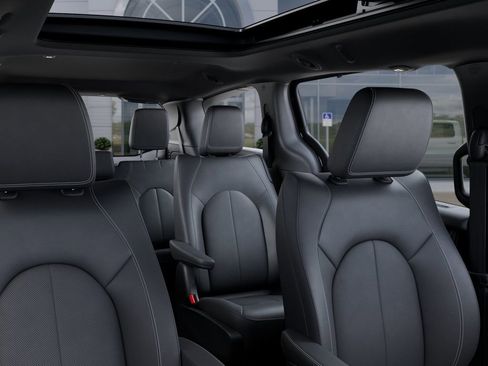 New 2026 Chrysler Pacifica Select AWD/4WD image 27