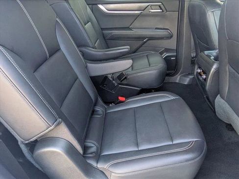 Used 2024 GMC Acadia Elevation image 19