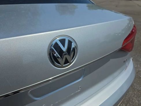 Used 2016 Volkswagen Passat 1.8T SE FWD image 10