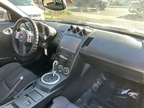 Used 2004 Nissan 350Z Enthusiast image 17