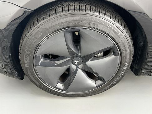 Used 2018 Tesla Model 3 Long Range image 11