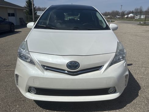 Used 2012 Toyota Prius V Five image 7