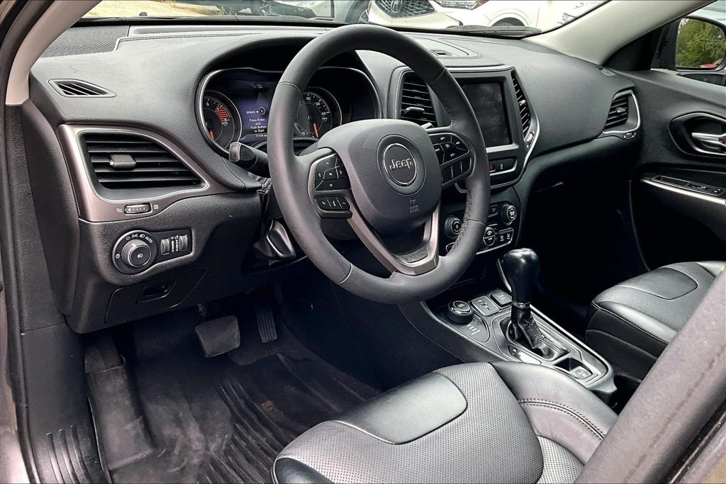 Used 2022 Jeep Cherokee Latitude Lux w/ Mopar Interior Package AWD/4WD image 15
