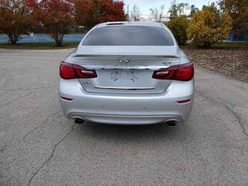 Used 2019 INFINITI Q70 Luxe w/ Proactive Package image 5