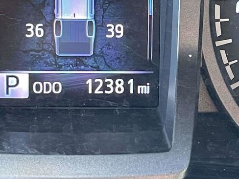 Used 2023 Toyota Tacoma TRD Off-Road w/ Technology Package AWD/4WD image 24