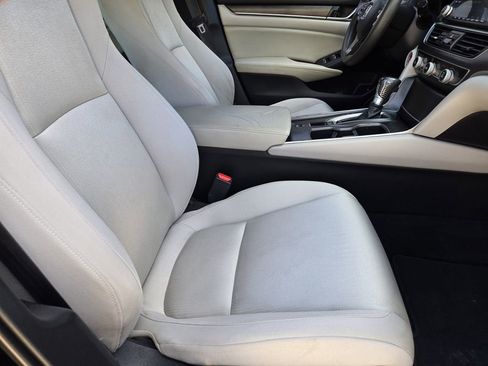 Used 2018 Honda Accord LX image 9