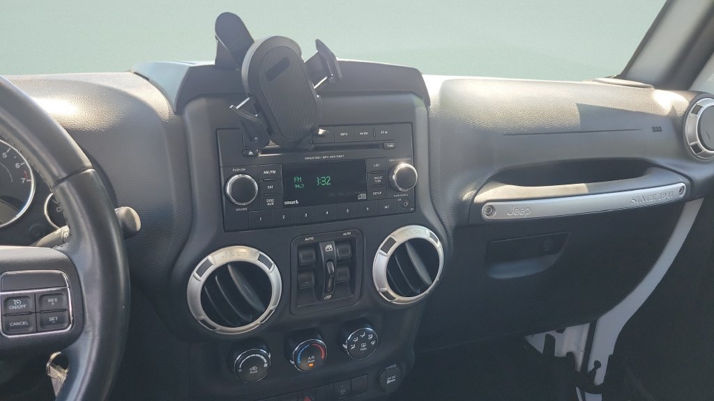 Used 2015 Jeep Wrangler Unlimited Sahara AWD/4WD image 14