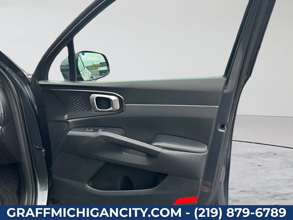 Used 2022 Kia Sorento LX FWD image 10