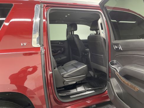 Used 2017 Chevrolet Suburban LT image 21