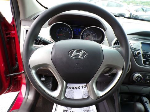 Used 2012 Hyundai Tucson GL FWD image 12