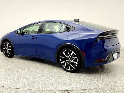 Used 2025 Toyota Prius Plug-In Hybrid FWD image 7