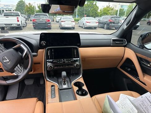 Used 2025 Lexus LX 700h Luxury w/ Appearance Package AWD/4WD image 2