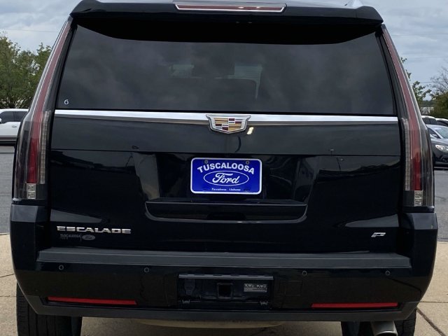 Used 2016 Cadillac Escalade Platinum AWD/4WD image 4