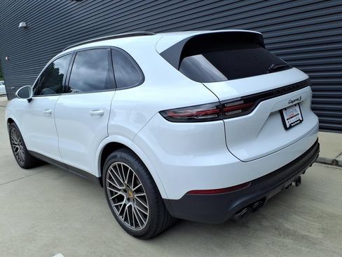 Used 2023 Porsche Cayenne S Platinum AWD/4WD image 3