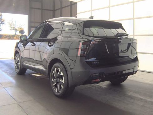 Used 2025 Nissan Kicks SR FWD image 5