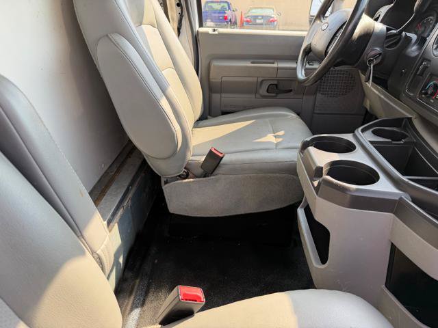 Used 2017 Ford E-450 and Econoline 450 Super Duty w/ Power Windows & Locks Group RWD image 15