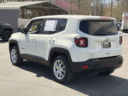 Used 2023 Jeep Renegade Latitude AWD/4WD image 11