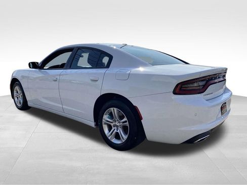 Used 2022 Dodge Charger SXT image 4