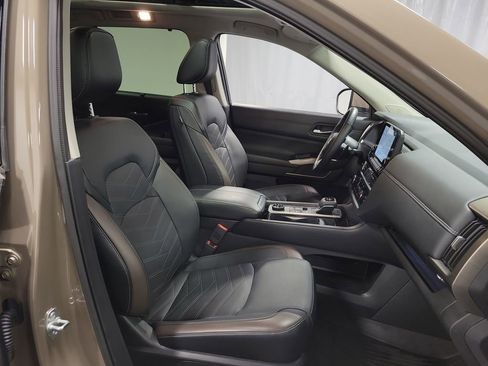 Used 2024 Nissan Pathfinder Platinum AWD/4WD image 30
