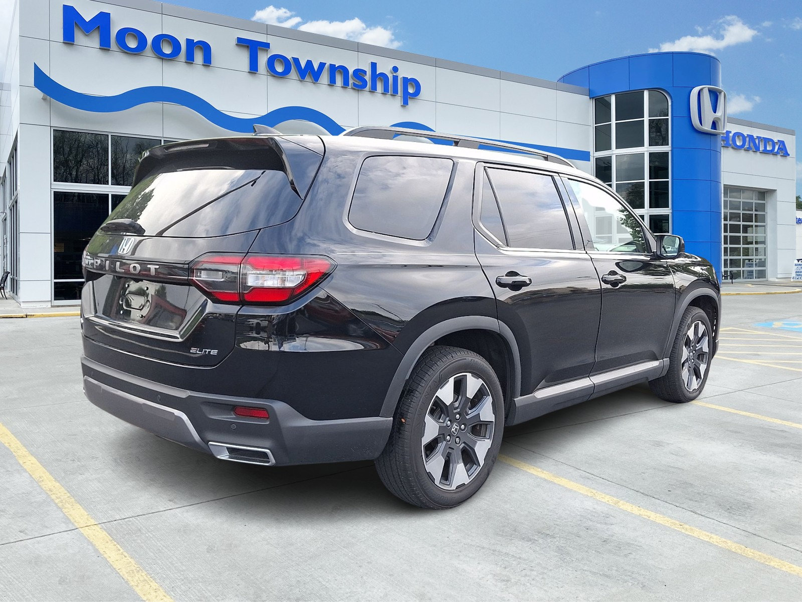 Used 2026 Honda Pilot Elite image 6