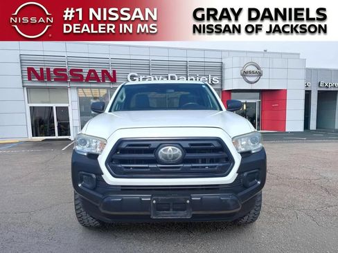 Used 2018 Toyota Tacoma SR RWD image 2
