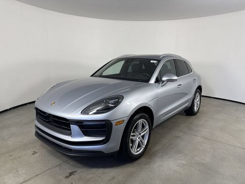 Certified 2026 Porsche Macan AWD/4WD image 1