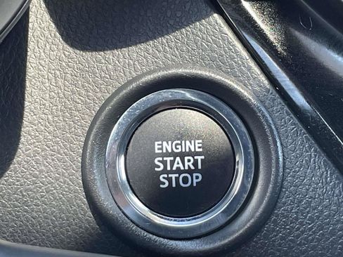 Used 2022 Toyota C-HR XLE FWD image 25