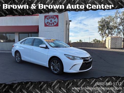 Used 2016 Toyota Camry SE image 1