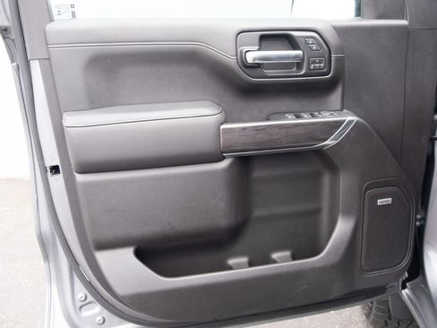 Used 2019 Chevrolet Silverado 1500 LTZ w/ LTZ Premium Package AWD/4WD image 14
