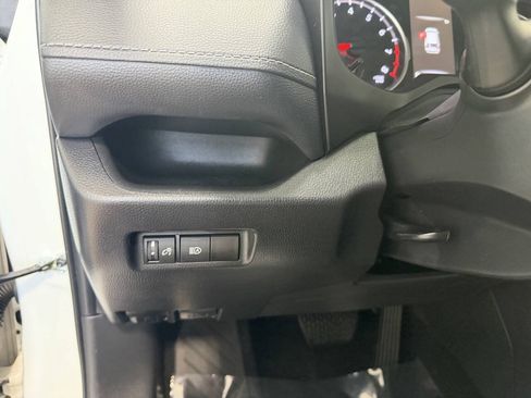 Used 2022 Toyota RAV4 LE w/ Carpet Mat Package (TMS) AWD/4WD image 18