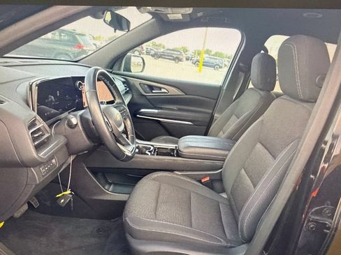 Used 2024 Chevrolet Traverse LT AWD/4WD image 6