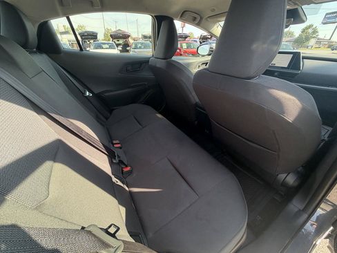 Used 2025 Toyota Prius LE FWD image 13