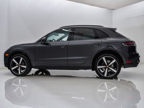 Certified 2026 Porsche Macan AWD/4WD image 2