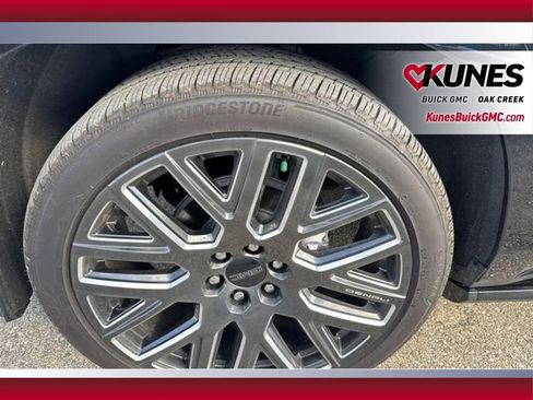 Used 2026 GMC Yukon XL Denali Ultimate w/ LPO, Floor Liner Package AWD/4WD image 18