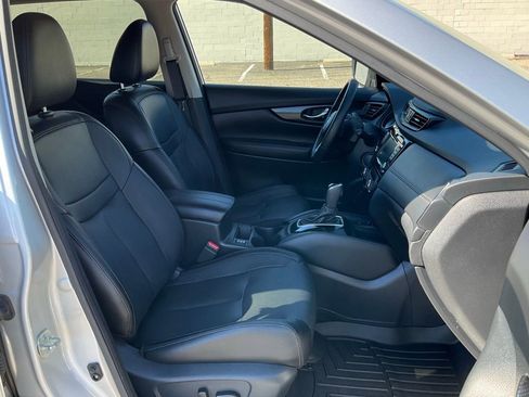 Used 2020 Nissan Rogue SL w/ Premium Package image 34