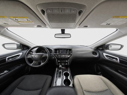 Used 2020 Nissan Pathfinder SV FWD image 17