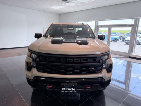 Used 2023 Chevrolet Silverado 1500 Custom Trail Boss w/ LPO, Dark Essentials Package AWD/4WD image 17