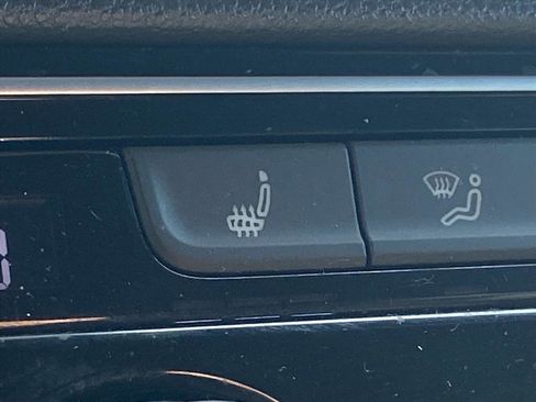 Used 2021 Volkswagen Atlas Cross Sport SEL image 13