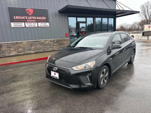 Used 2018 Hyundai Ioniq SEL image 1